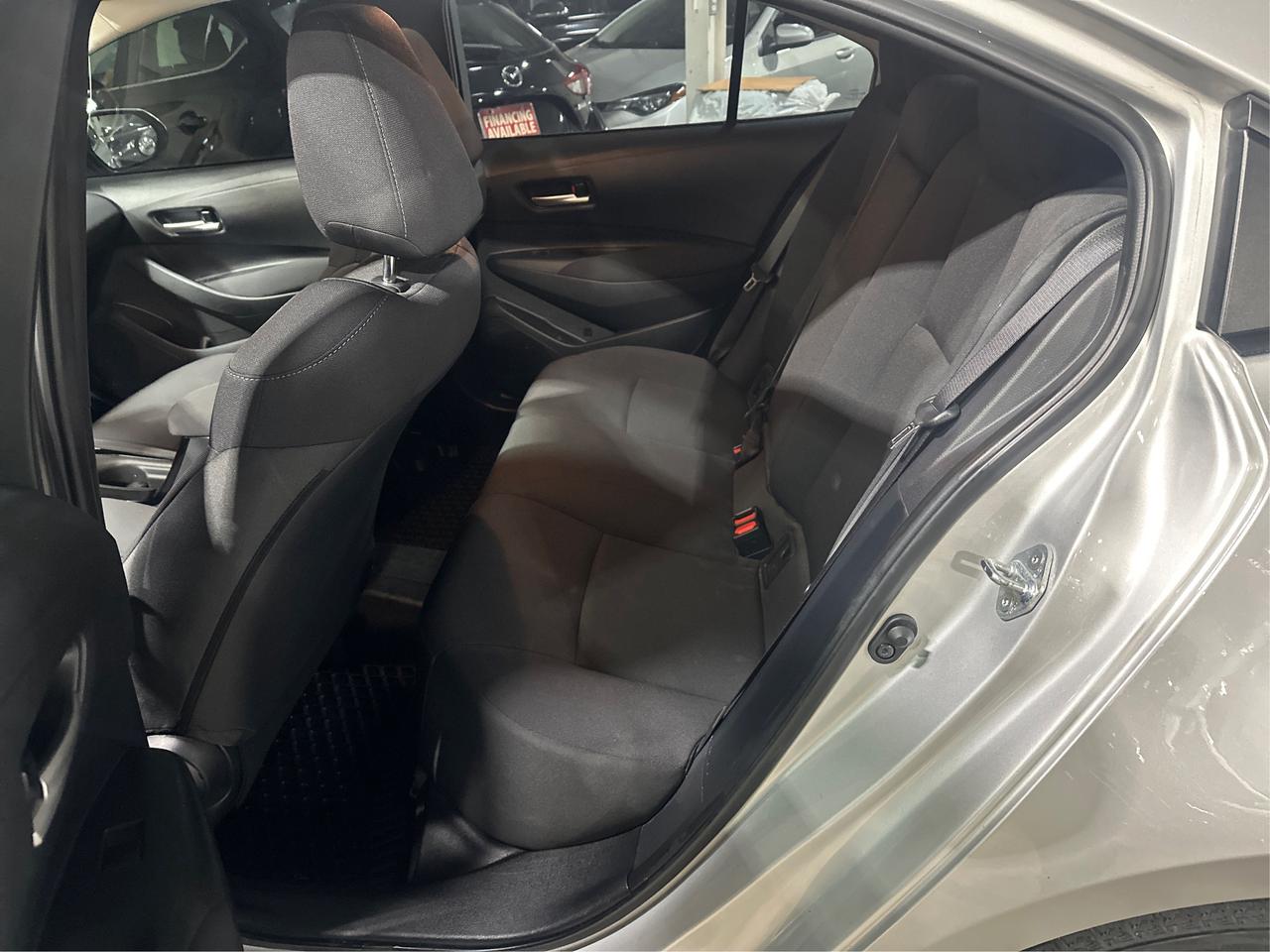 2021 Toyota Corolla LE Photo