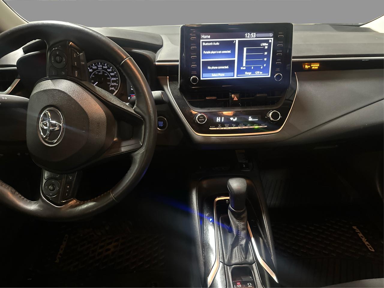 2021 Toyota Corolla LE Photo