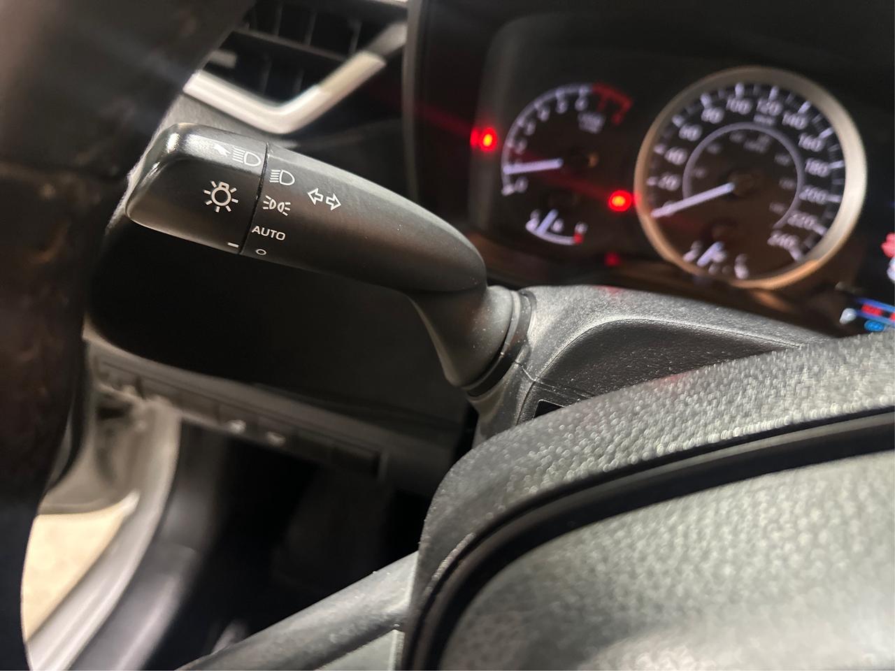 2021 Toyota Corolla LE Photo