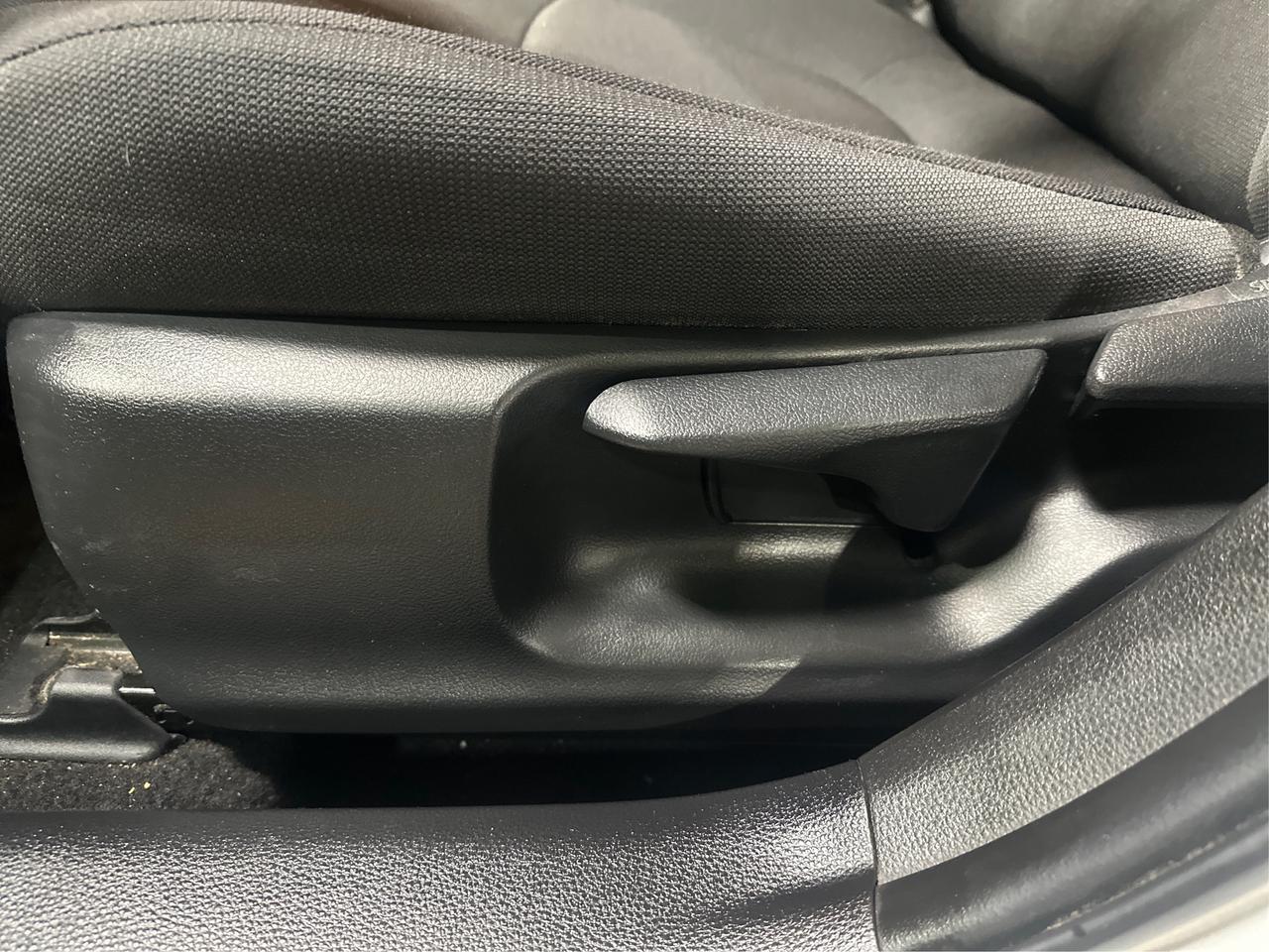 2021 Toyota Corolla LE Photo