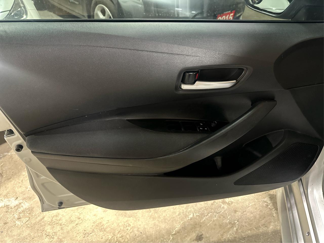 2021 Toyota Corolla LE Photo