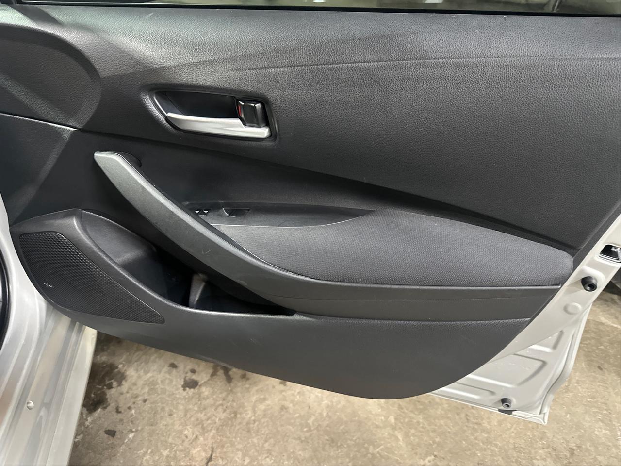 2021 Toyota Corolla LE Photo