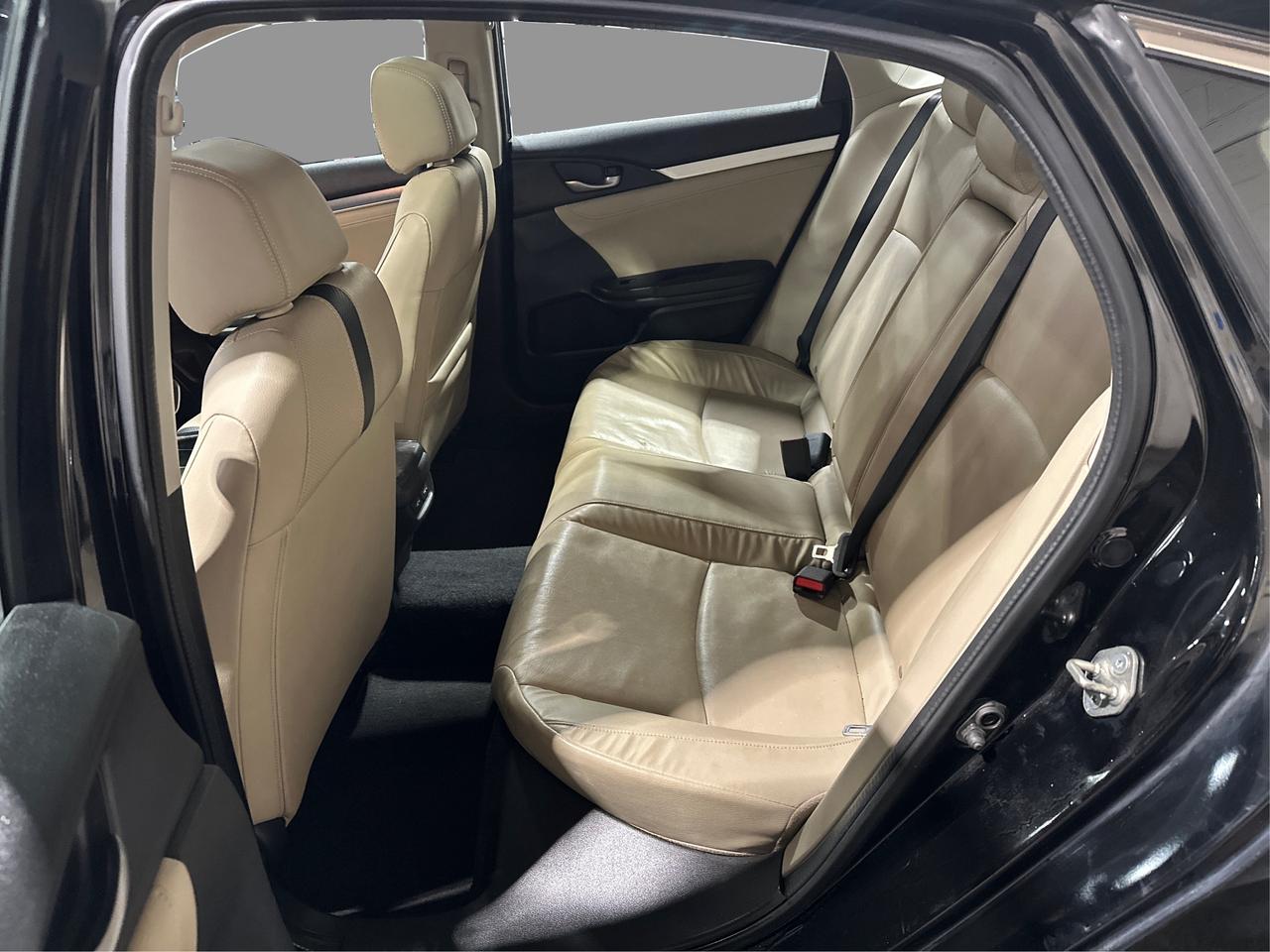 2016 Honda Civic Touring Photo