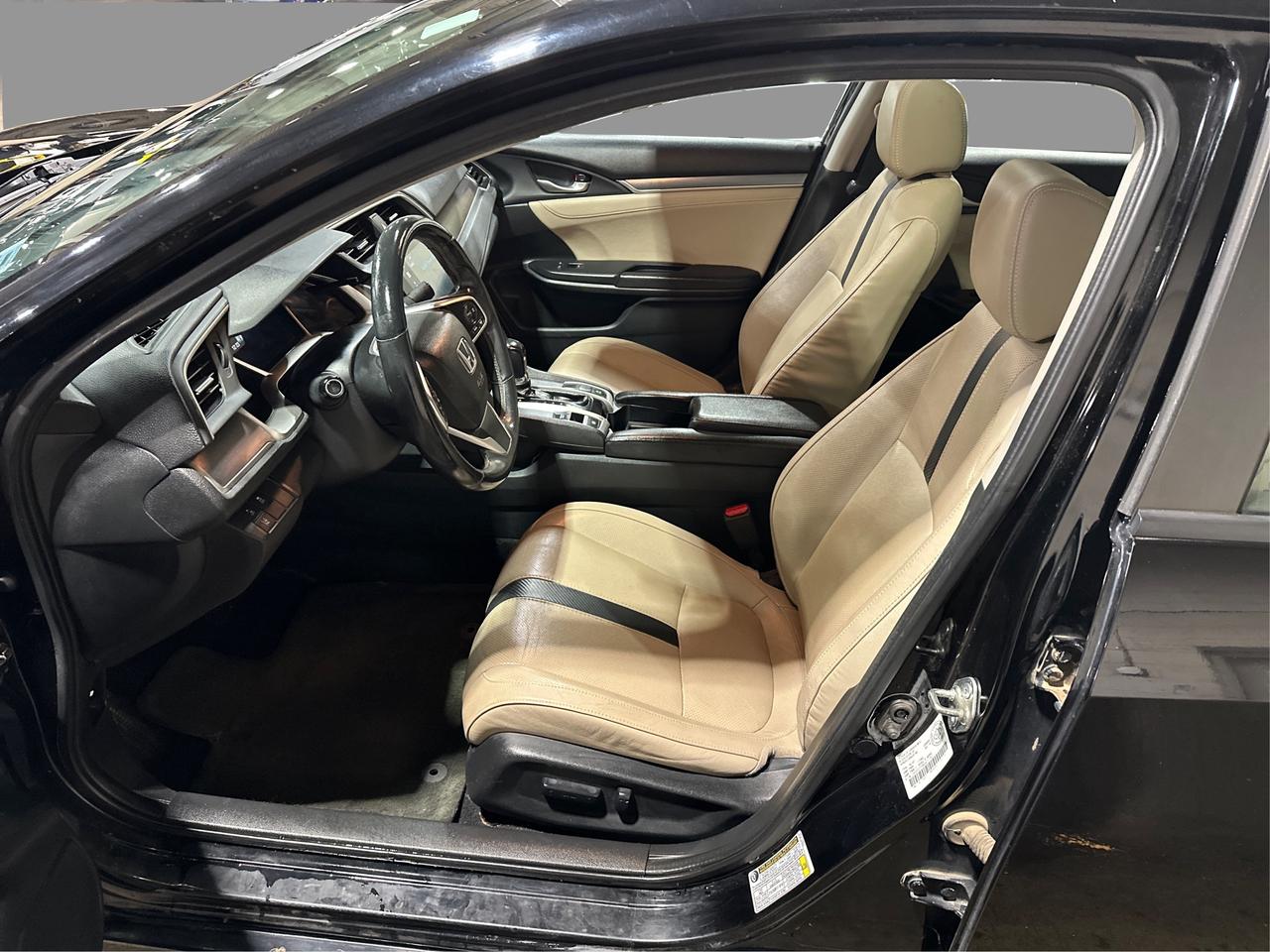 2016 Honda Civic Touring Photo