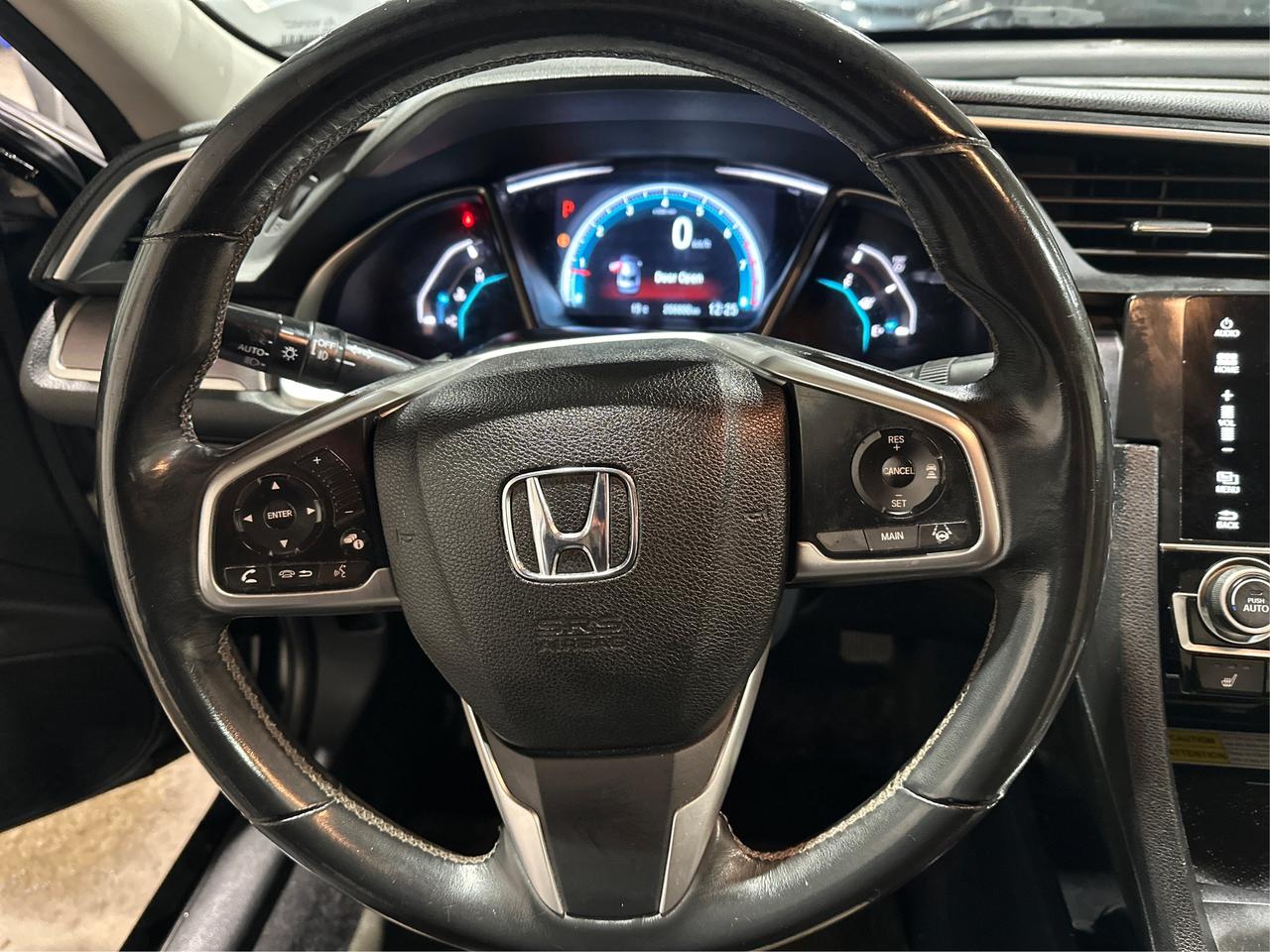 2016 Honda Civic Touring Photo