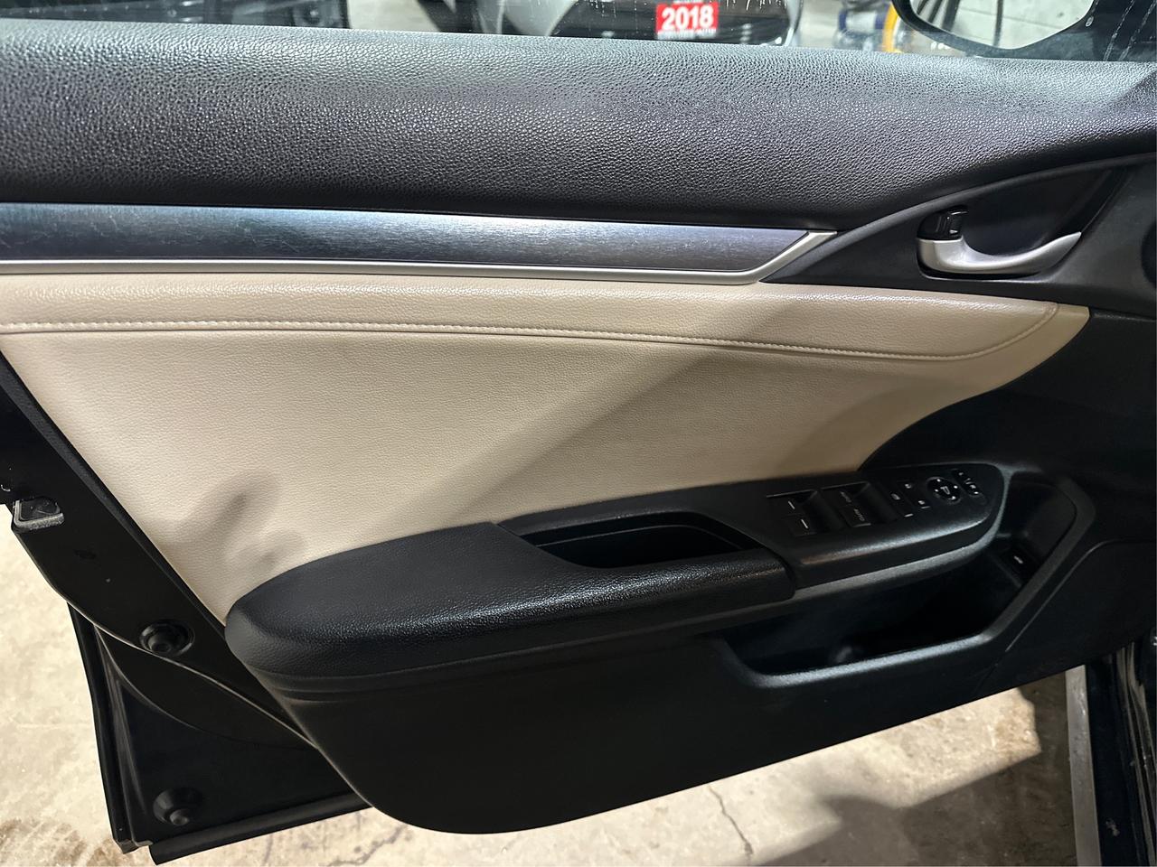 2016 Honda Civic Touring Photo