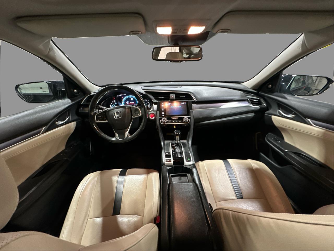 2016 Honda Civic Touring Photo