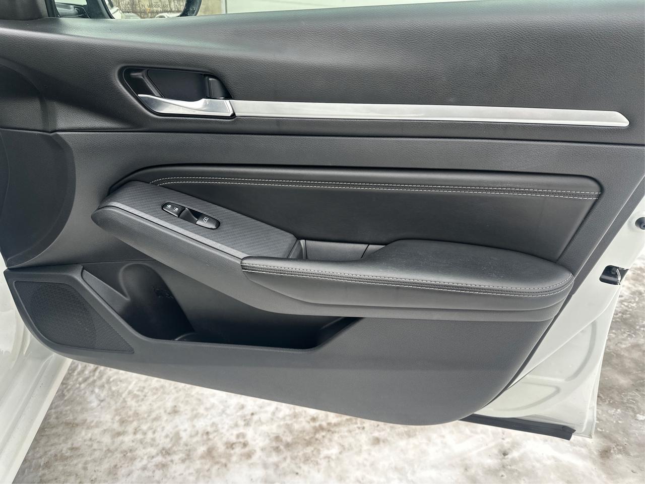 2019 Nissan Altima SV Photo