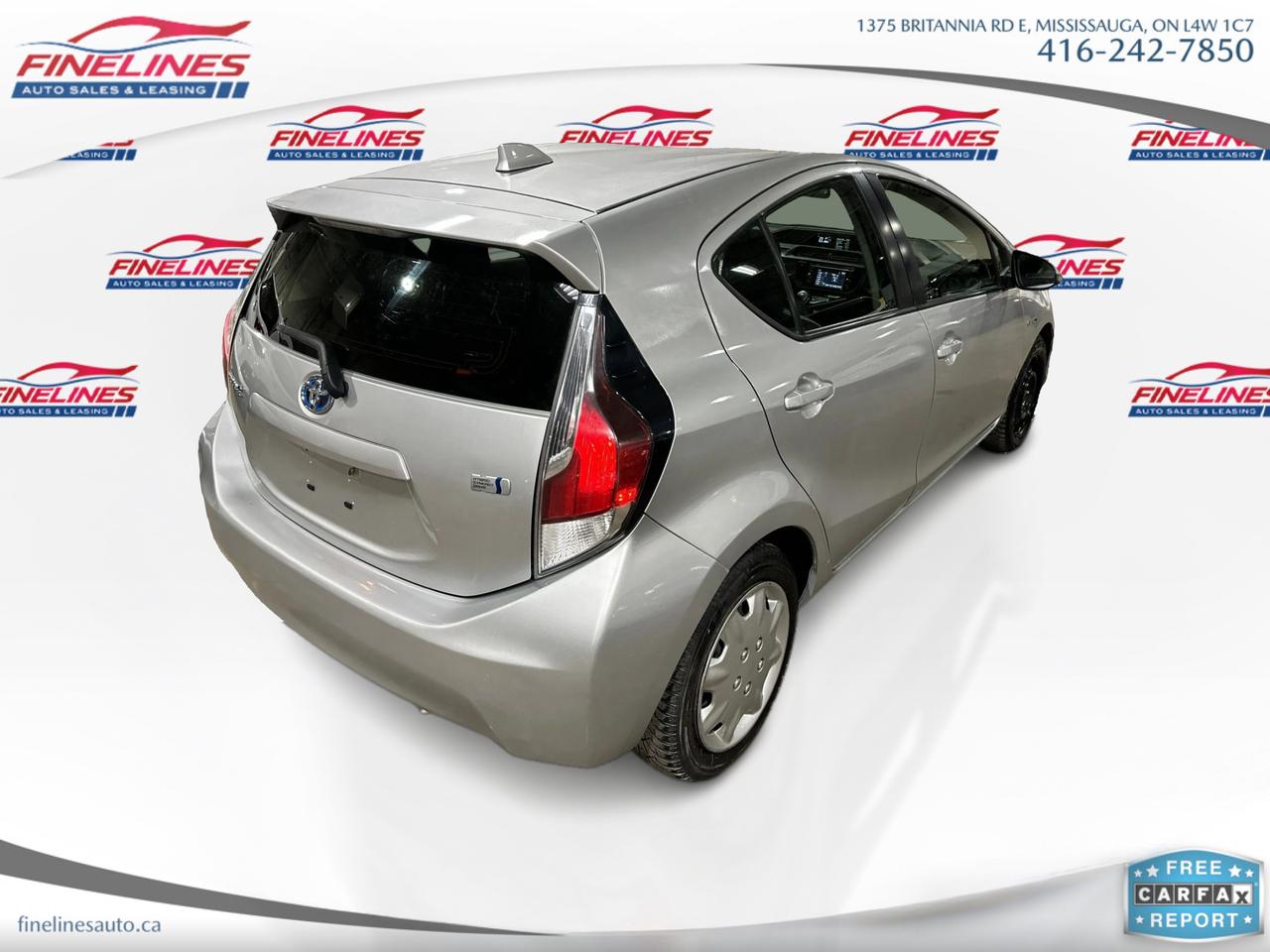 2016 Toyota Prius c Two Photo4