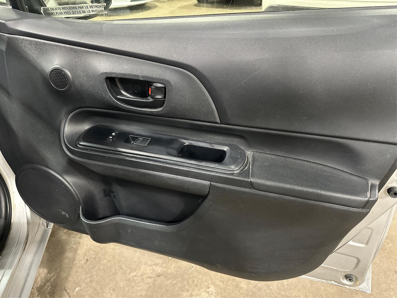 2016 Toyota Prius c Two Photo