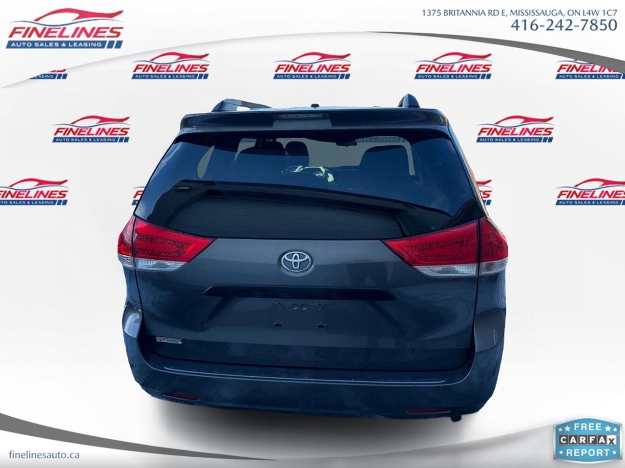 2014 Toyota Sienna  Photo3