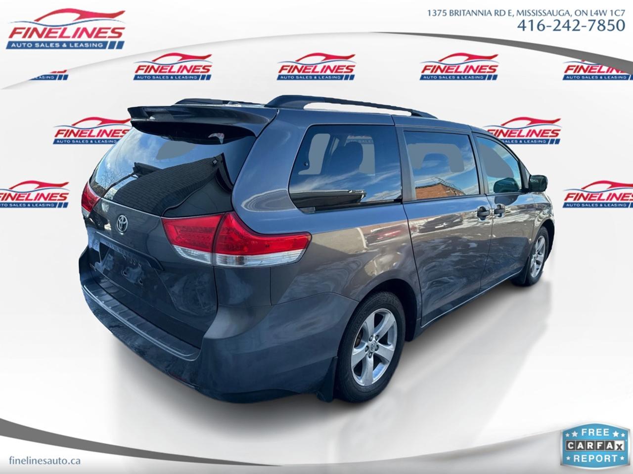 2014 Toyota Sienna  Photo4