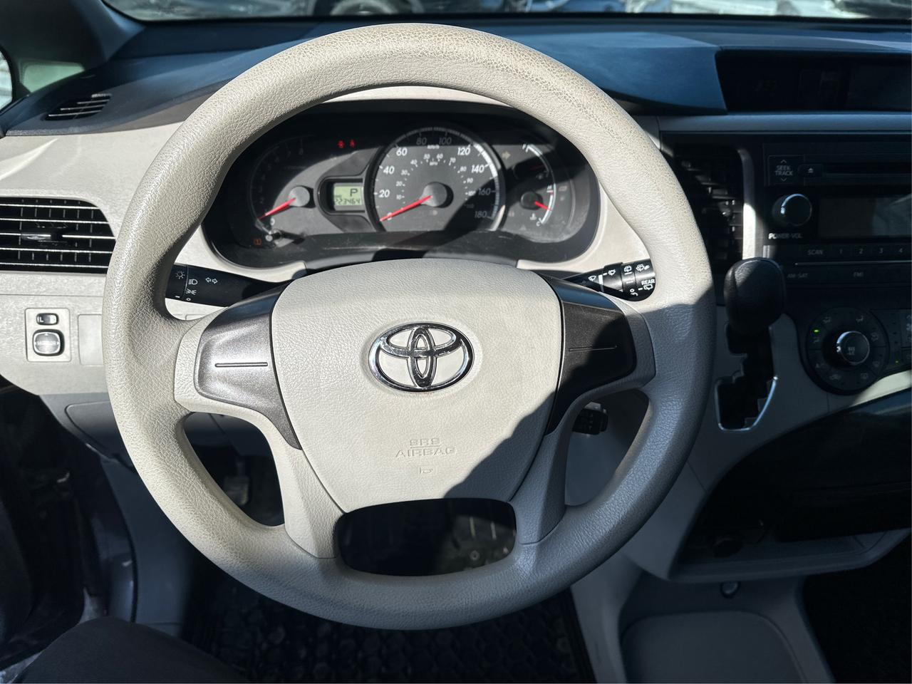 2014 Toyota Sienna  Photo