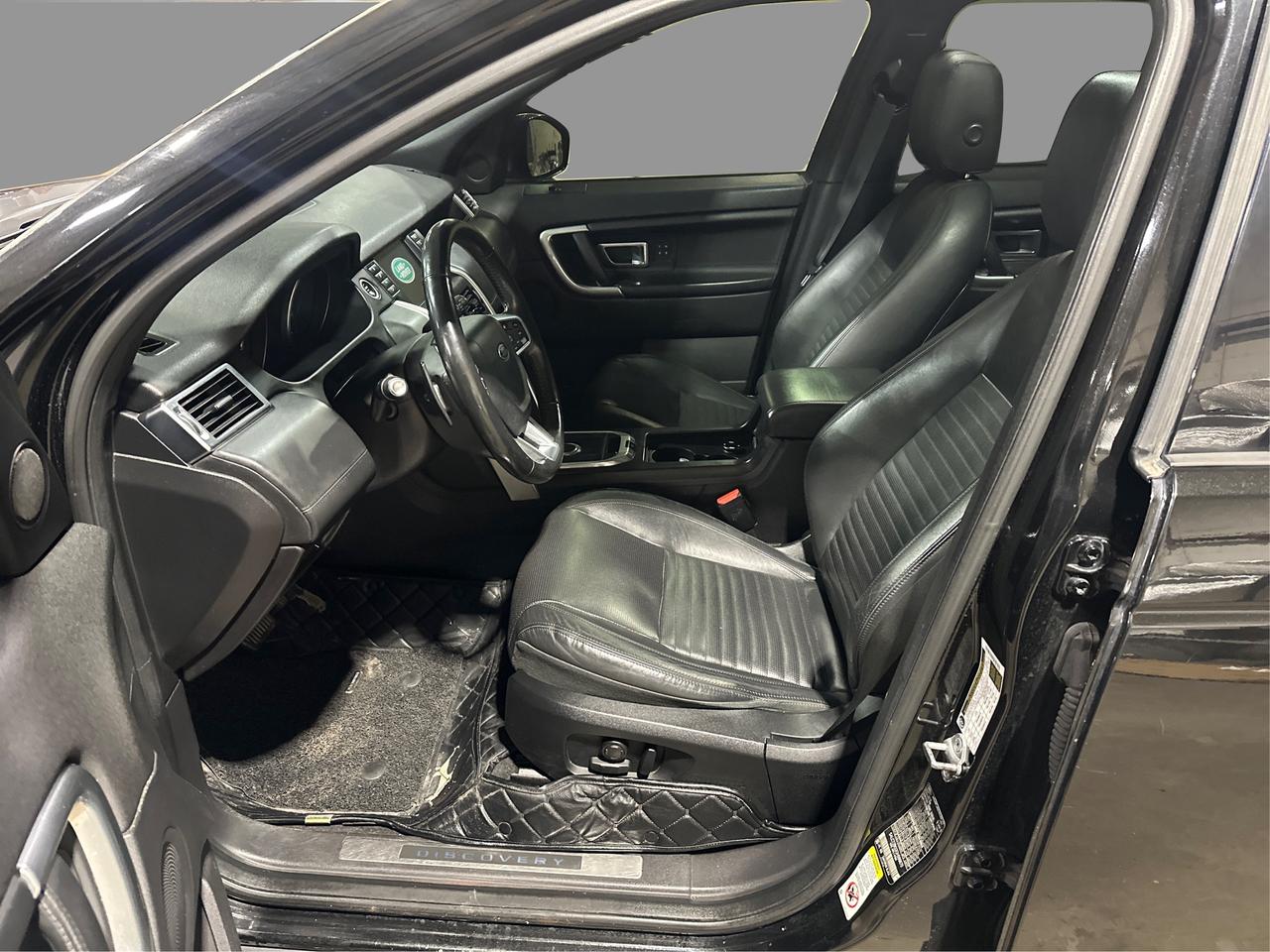 2016 Land Rover Discovery Sport HSE Photo