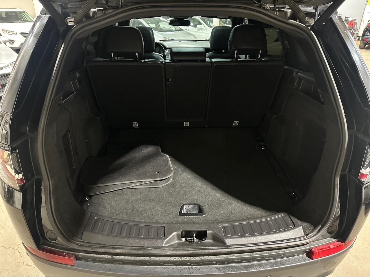 2016 Land Rover Discovery Sport HSE Photo