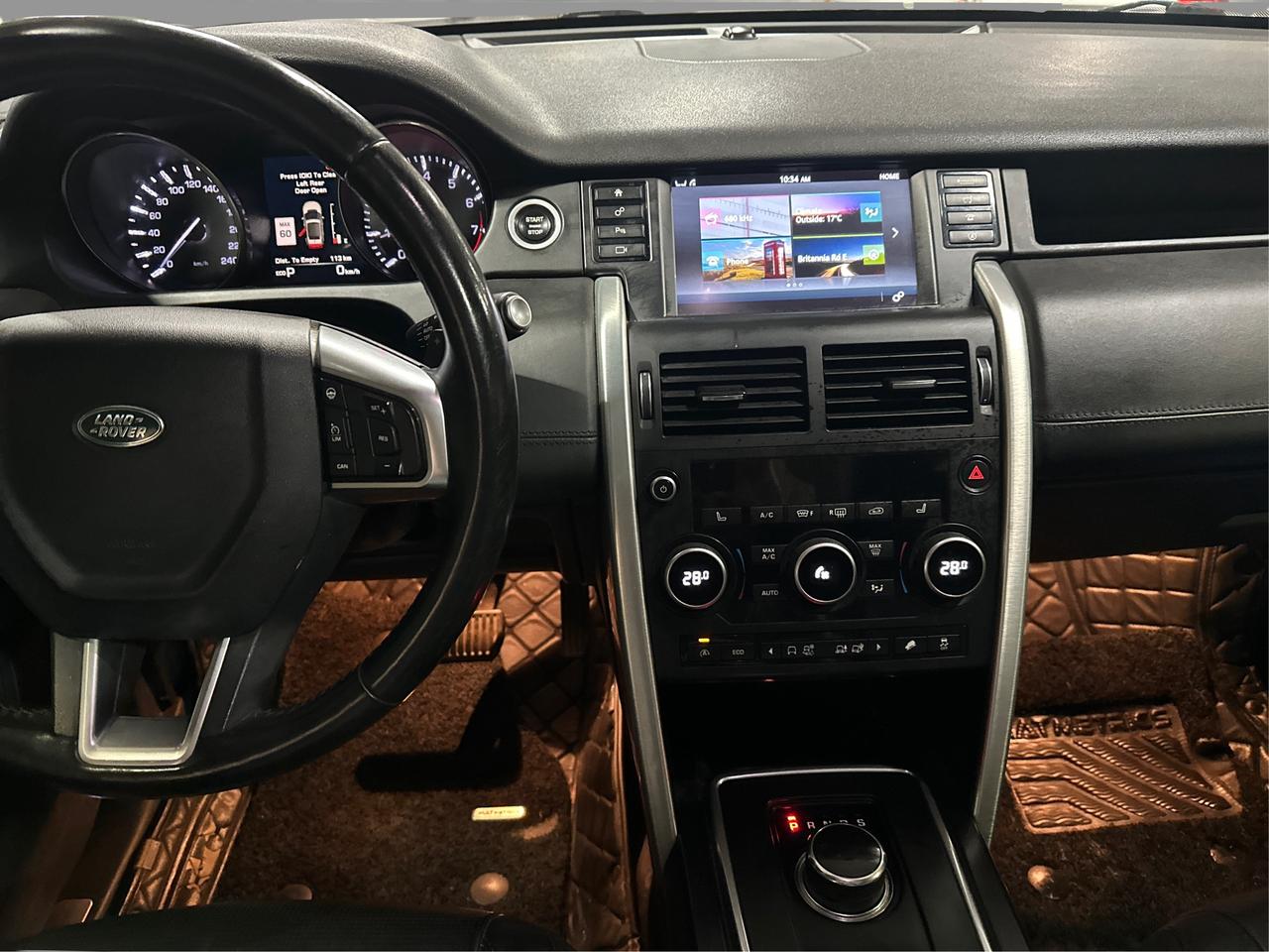 2016 Land Rover Discovery Sport HSE Photo