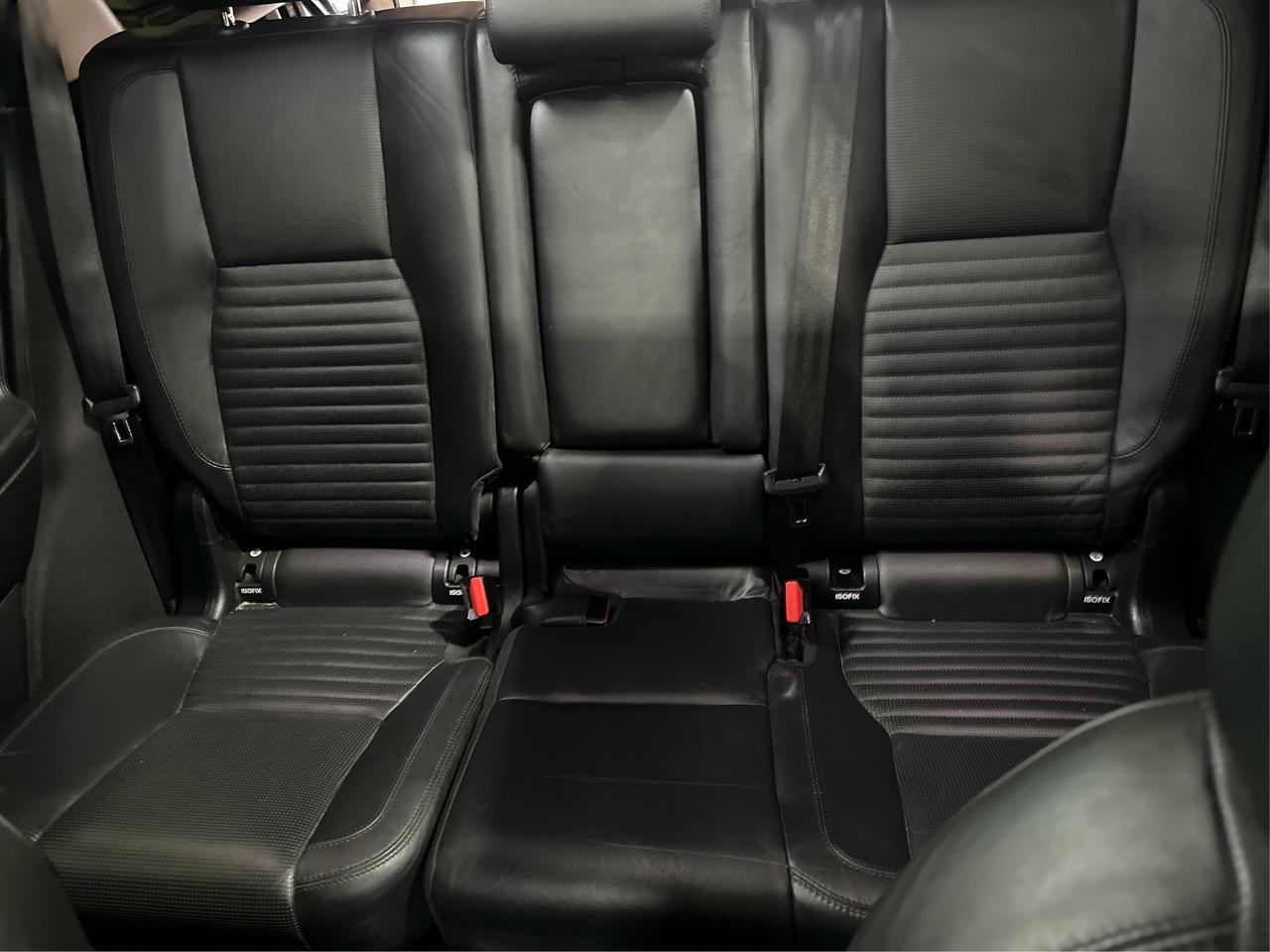 2016 Land Rover Discovery Sport HSE Photo