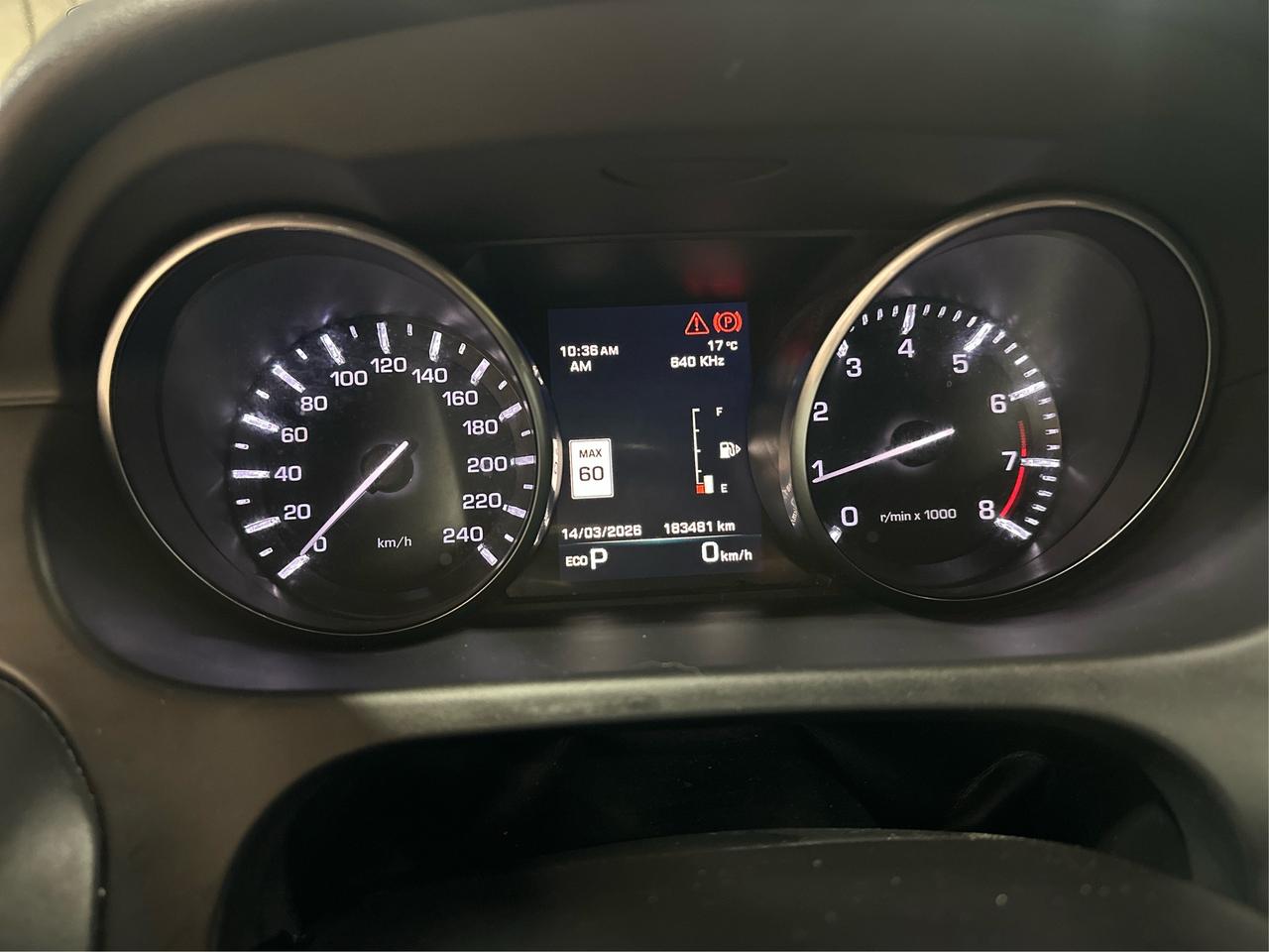 2016 Land Rover Discovery Sport HSE Photo