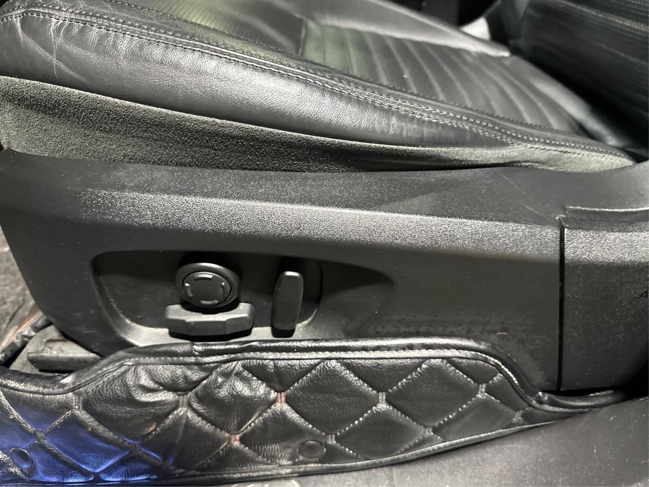 2016 Land Rover Discovery Sport HSE Photo