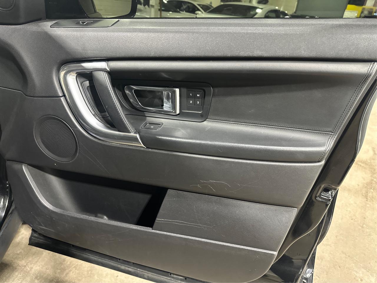 2016 Land Rover Discovery Sport HSE Photo