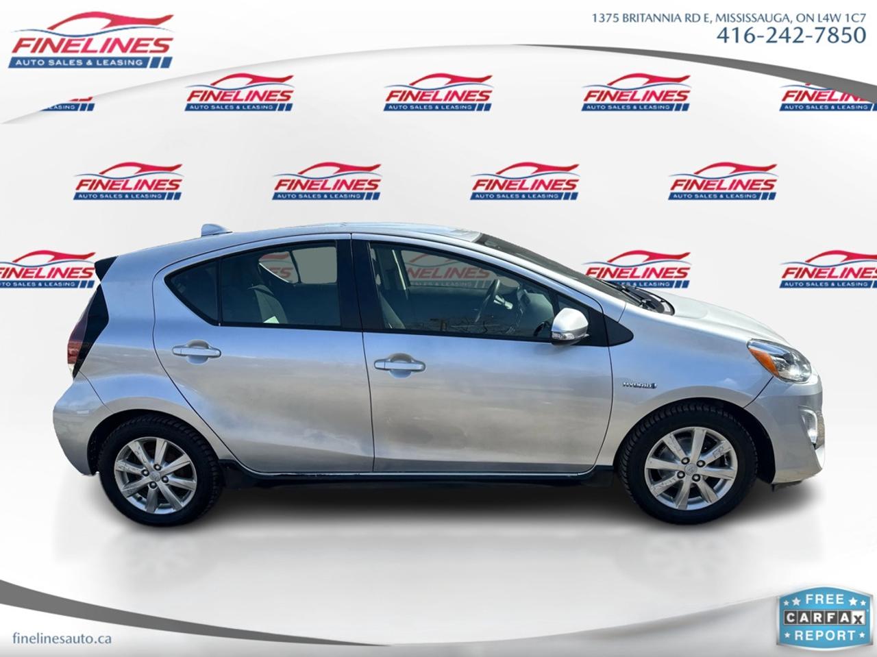 2017 Toyota Prius c Four Photo