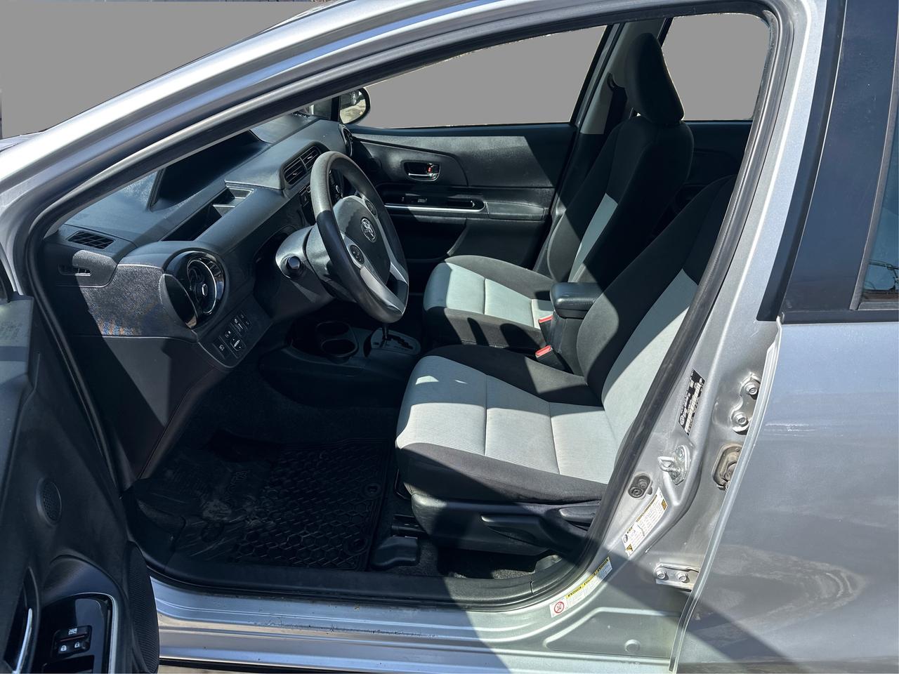 2017 Toyota Prius c Four Photo