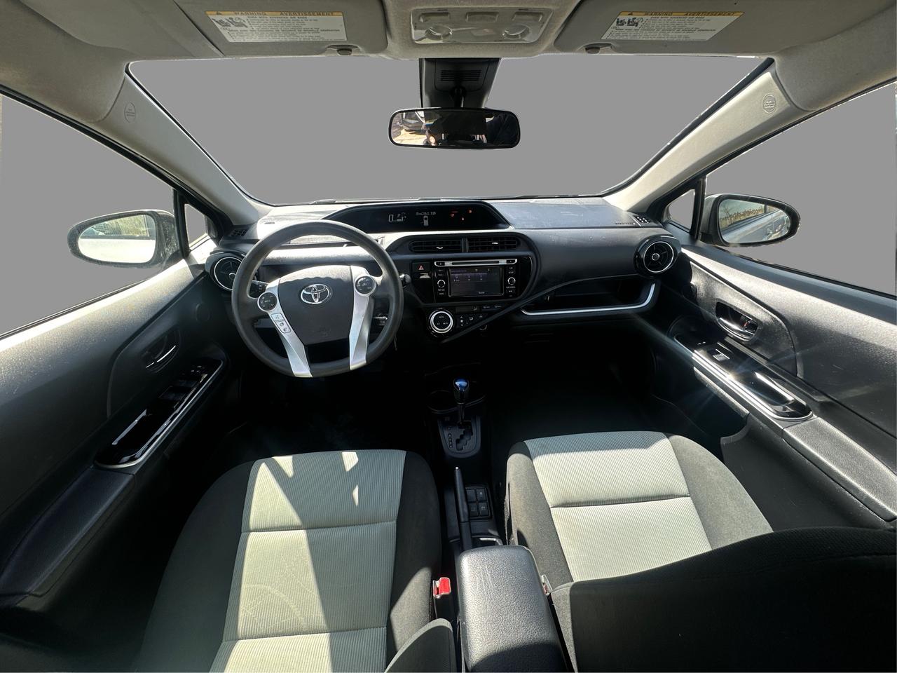 2017 Toyota Prius c Four Photo