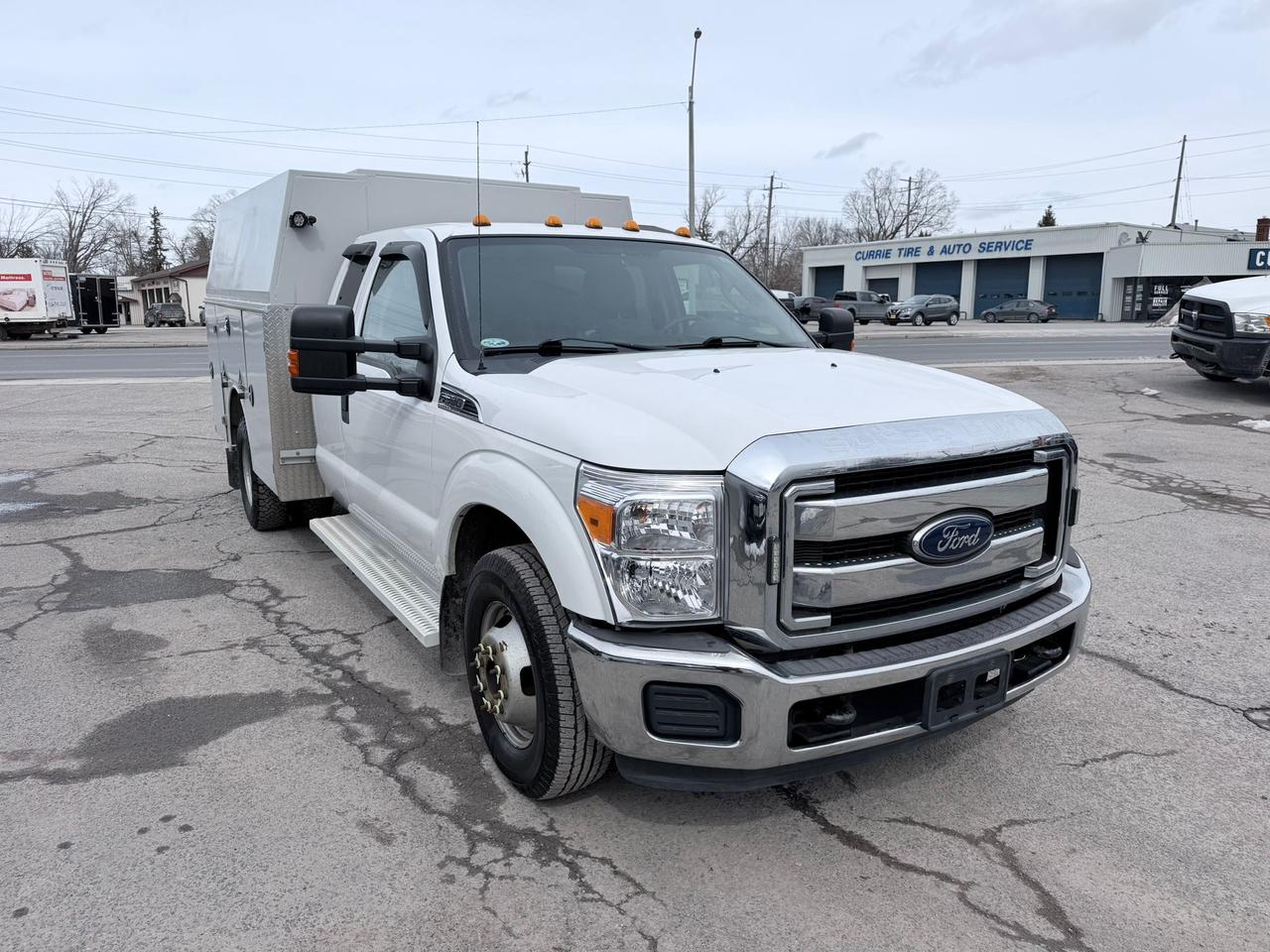 2014 Ford F-350 Super Duty XLT Photo