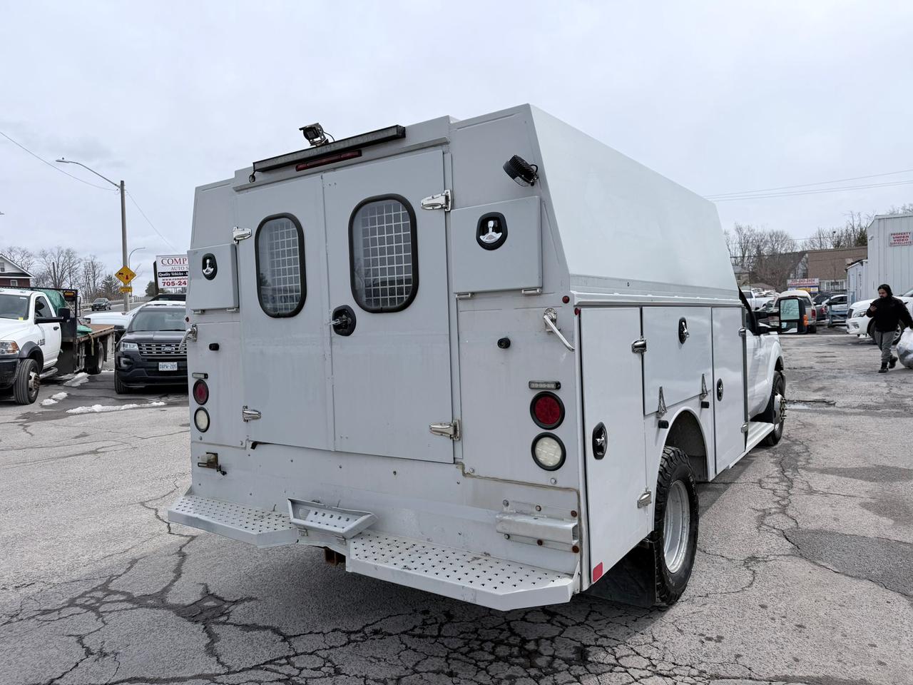 2014 Ford F-350 Super Duty XLT Photo