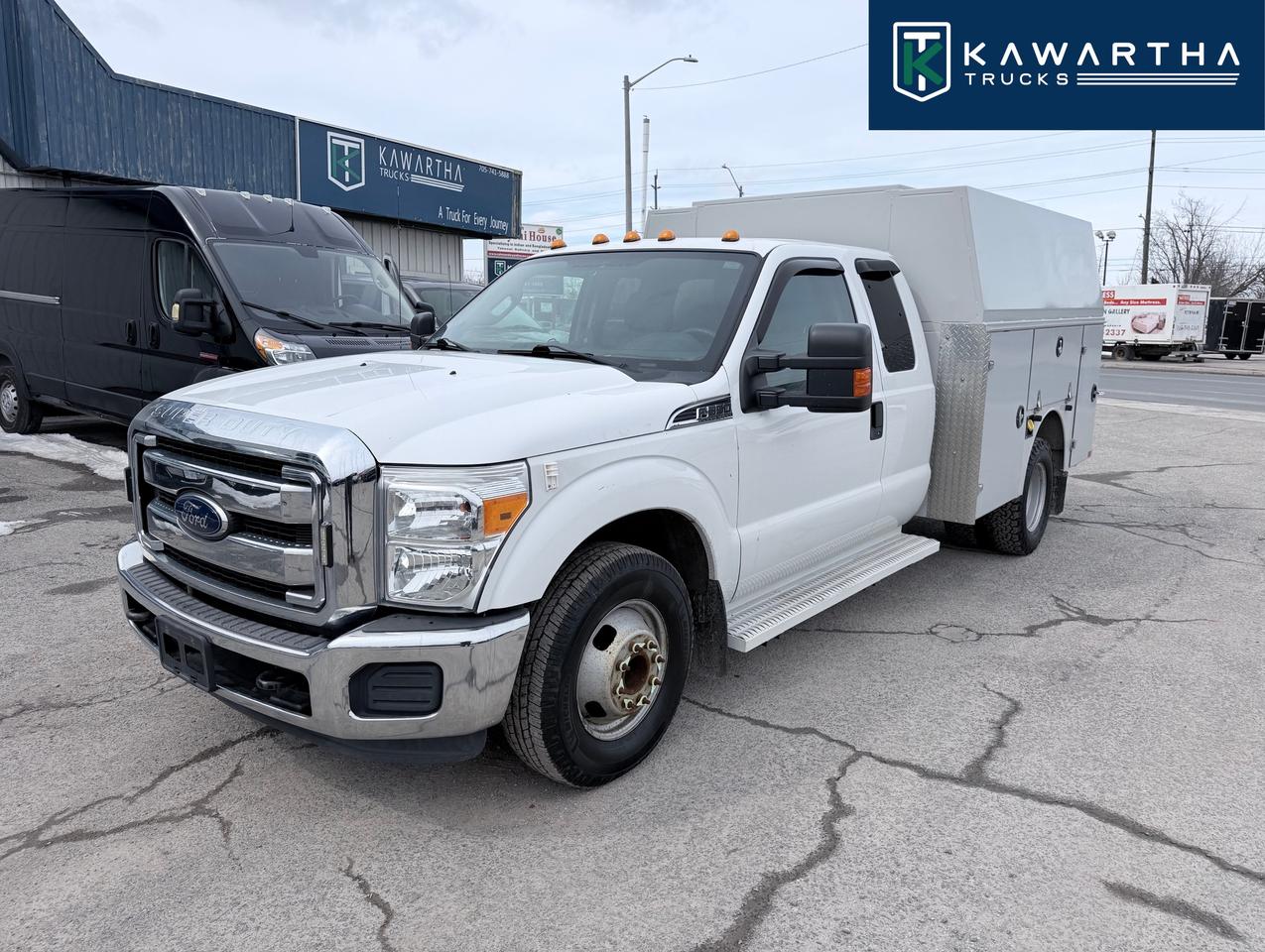 2014 Ford F-350 Super Duty XLT Photo