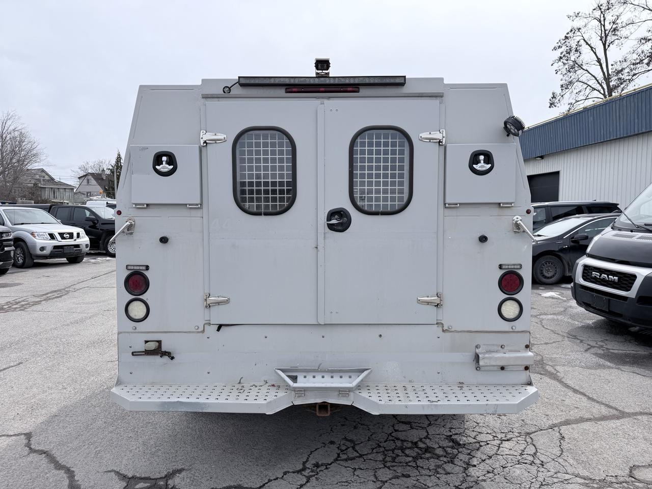 2014 Ford F-350 Super Duty XLT Photo4