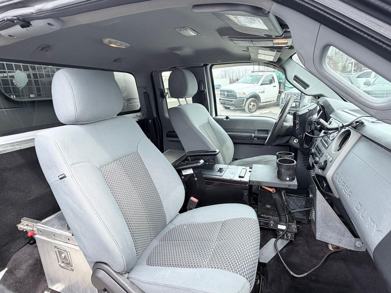 2014 Ford F-350 Super Duty XLT Photo