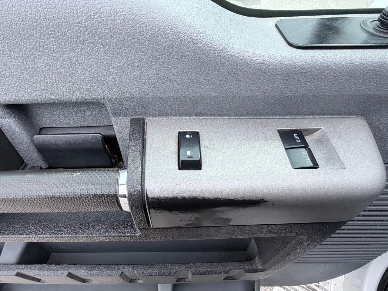 2014 Ford F-350 Super Duty XLT Photo