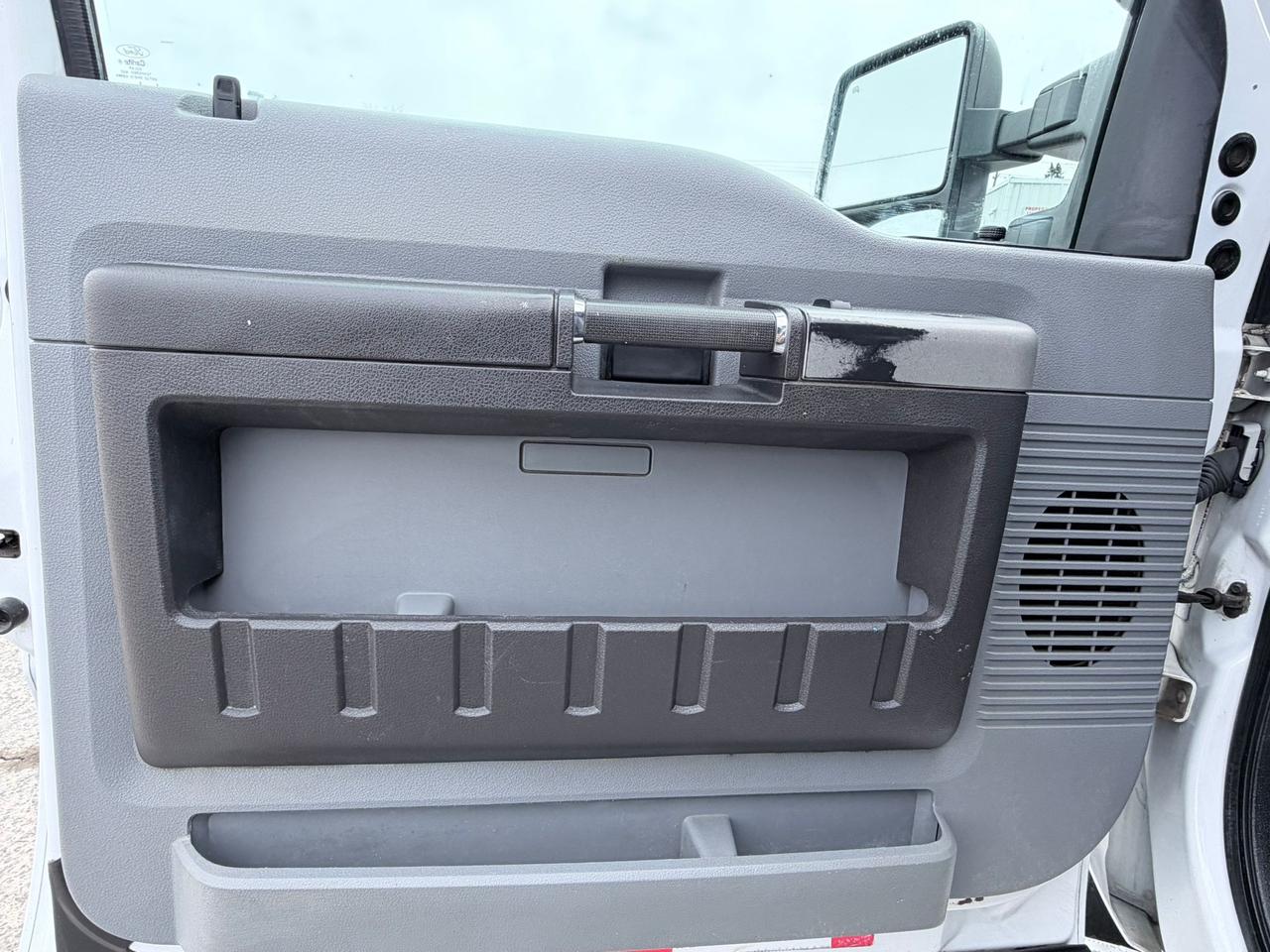 2014 Ford F-350 Super Duty XLT Photo