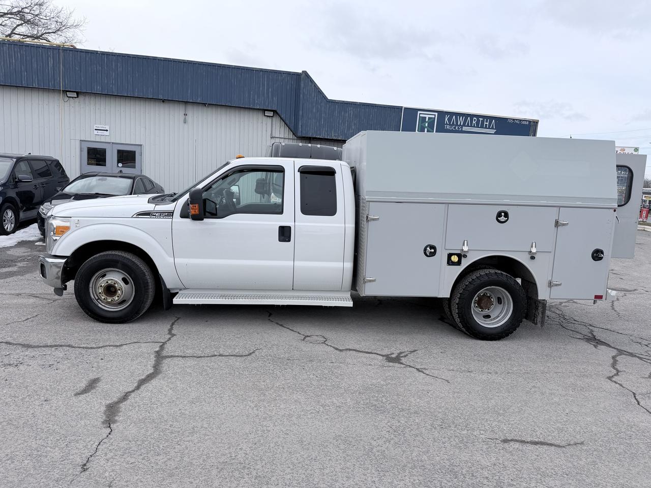 2014 Ford F-350 Super Duty XLT Photo