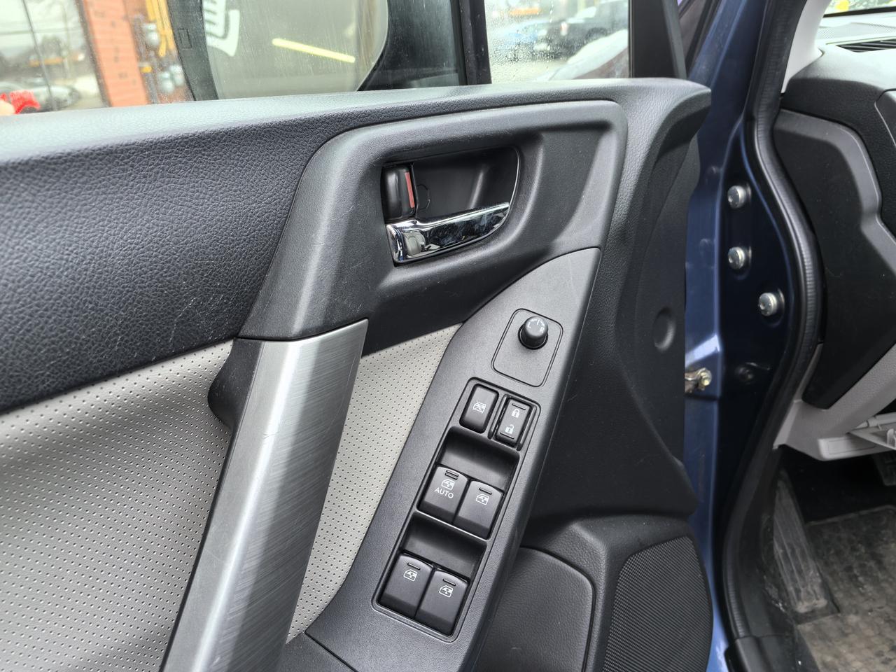 2014 Subaru Forester TOURING Photo
