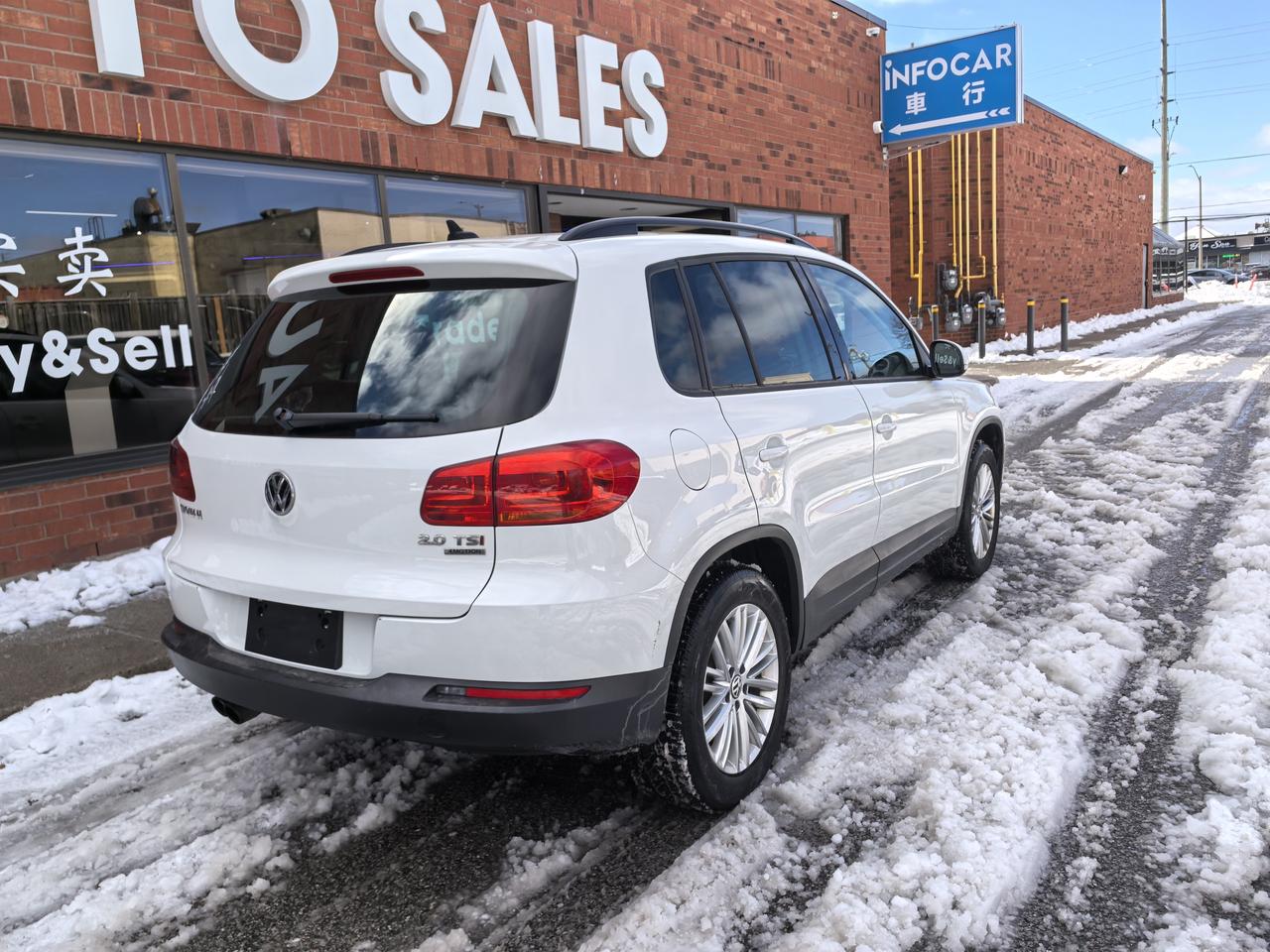 2015 Volkswagen Tiguan S Photo