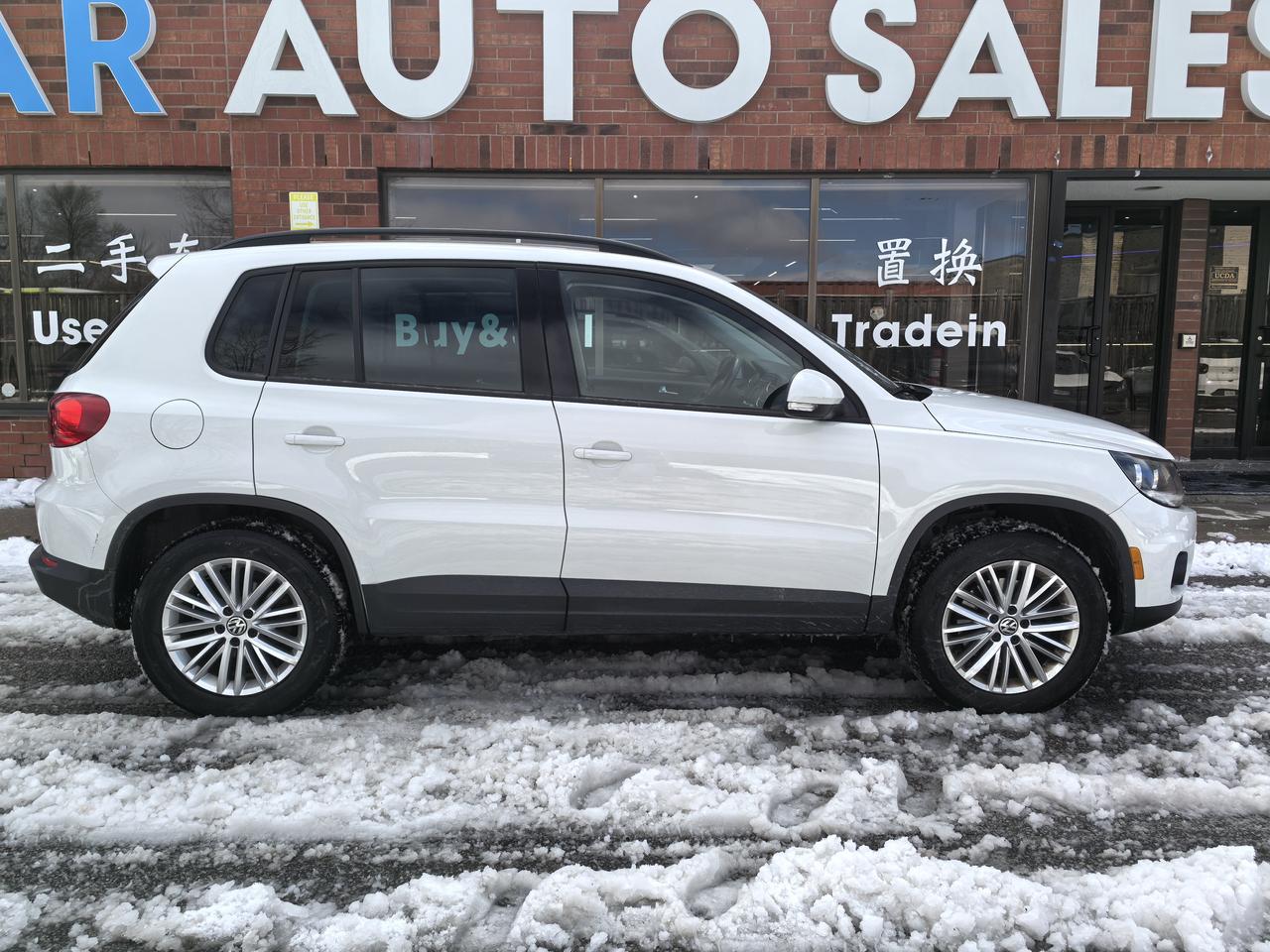 2015 Volkswagen Tiguan S Photo2