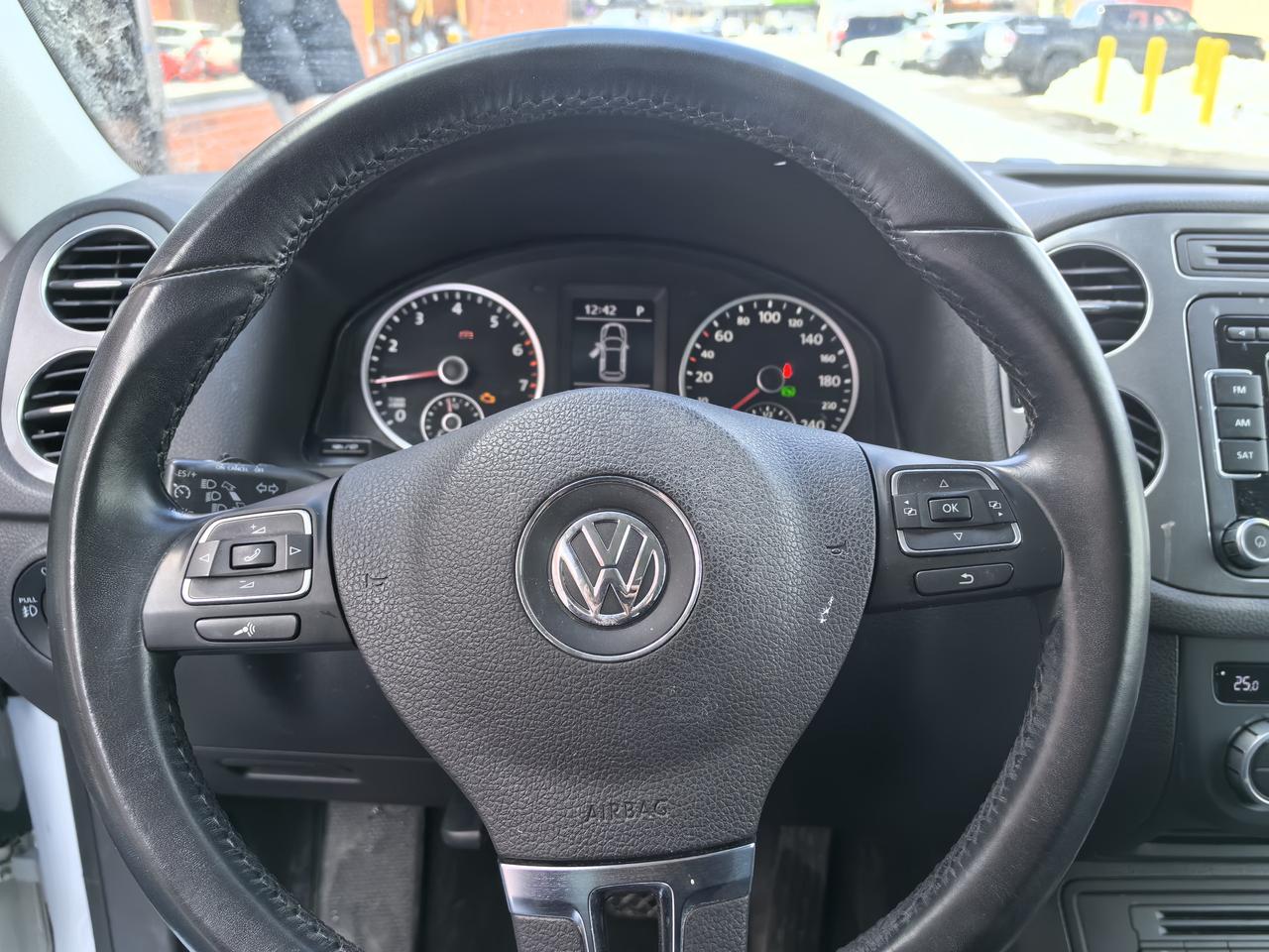 2015 Volkswagen Tiguan S Photo