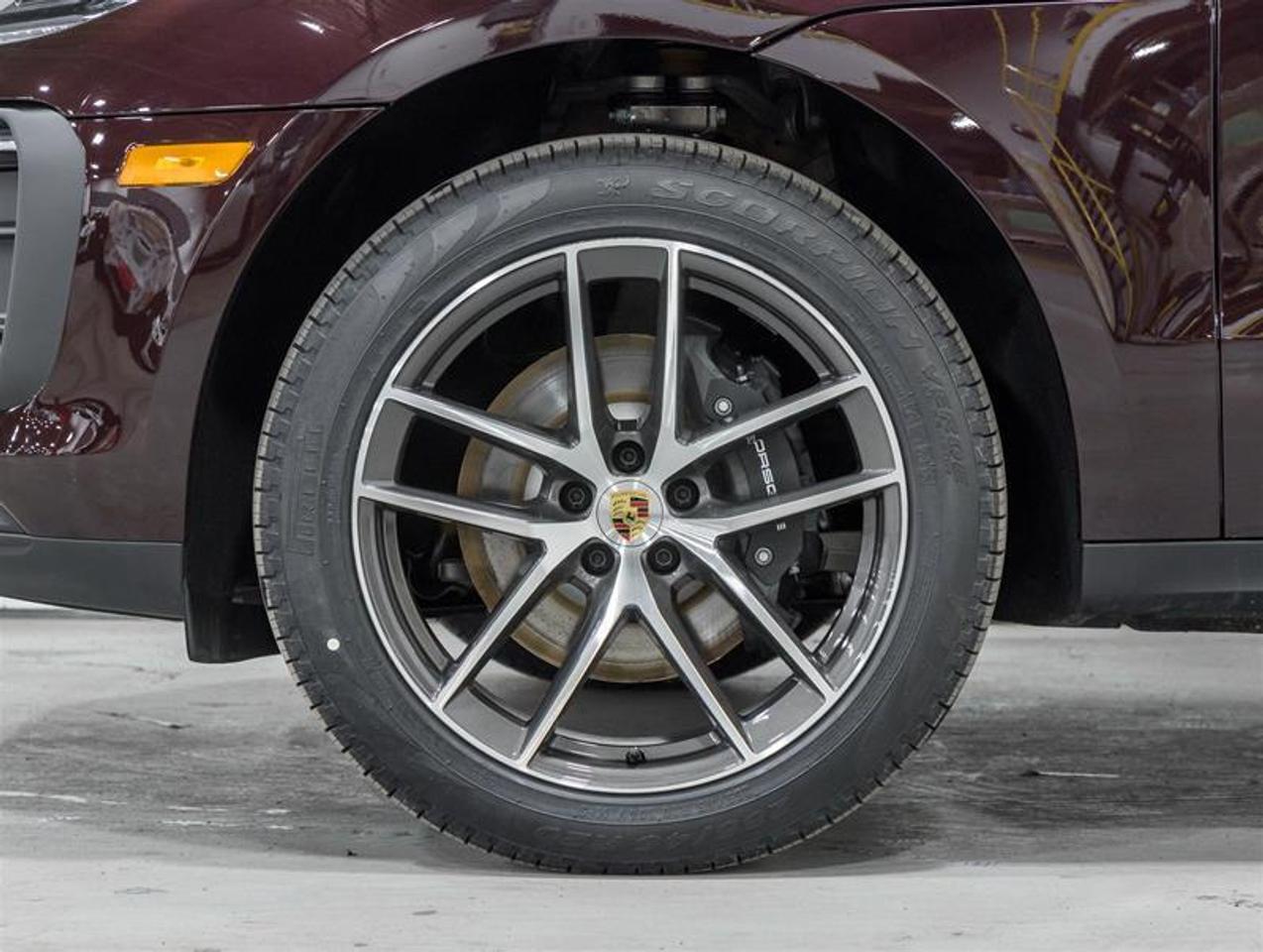 2026 Porsche Macan  Photo