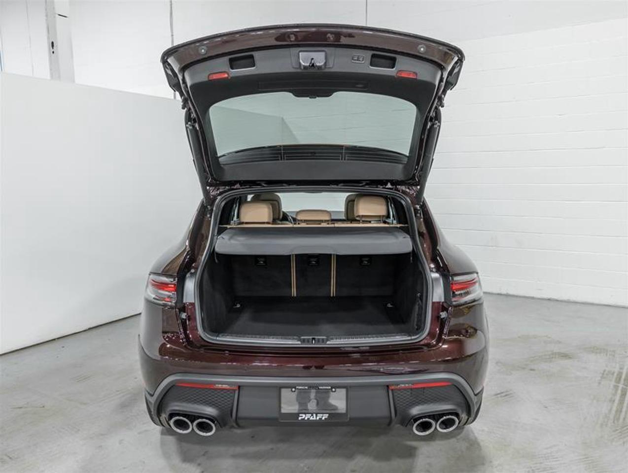 2026 Porsche Macan  Photo