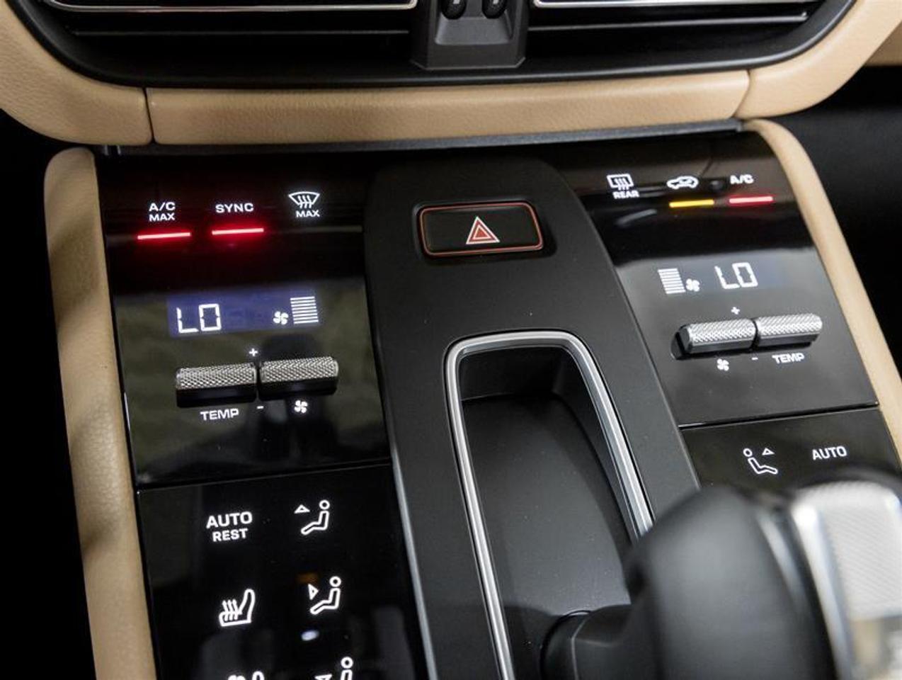 2026 Porsche Macan  Photo