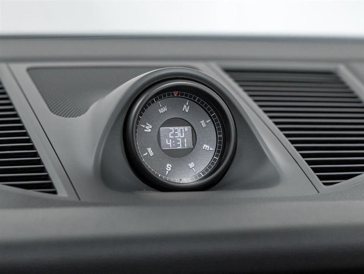 2026 Porsche Macan  Photo