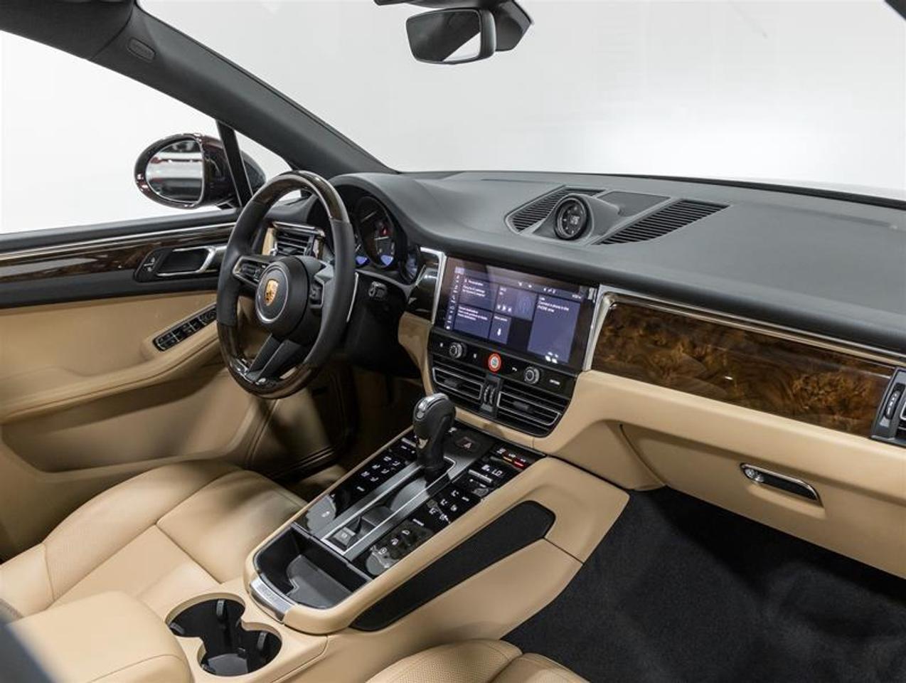 2026 Porsche Macan  Photo