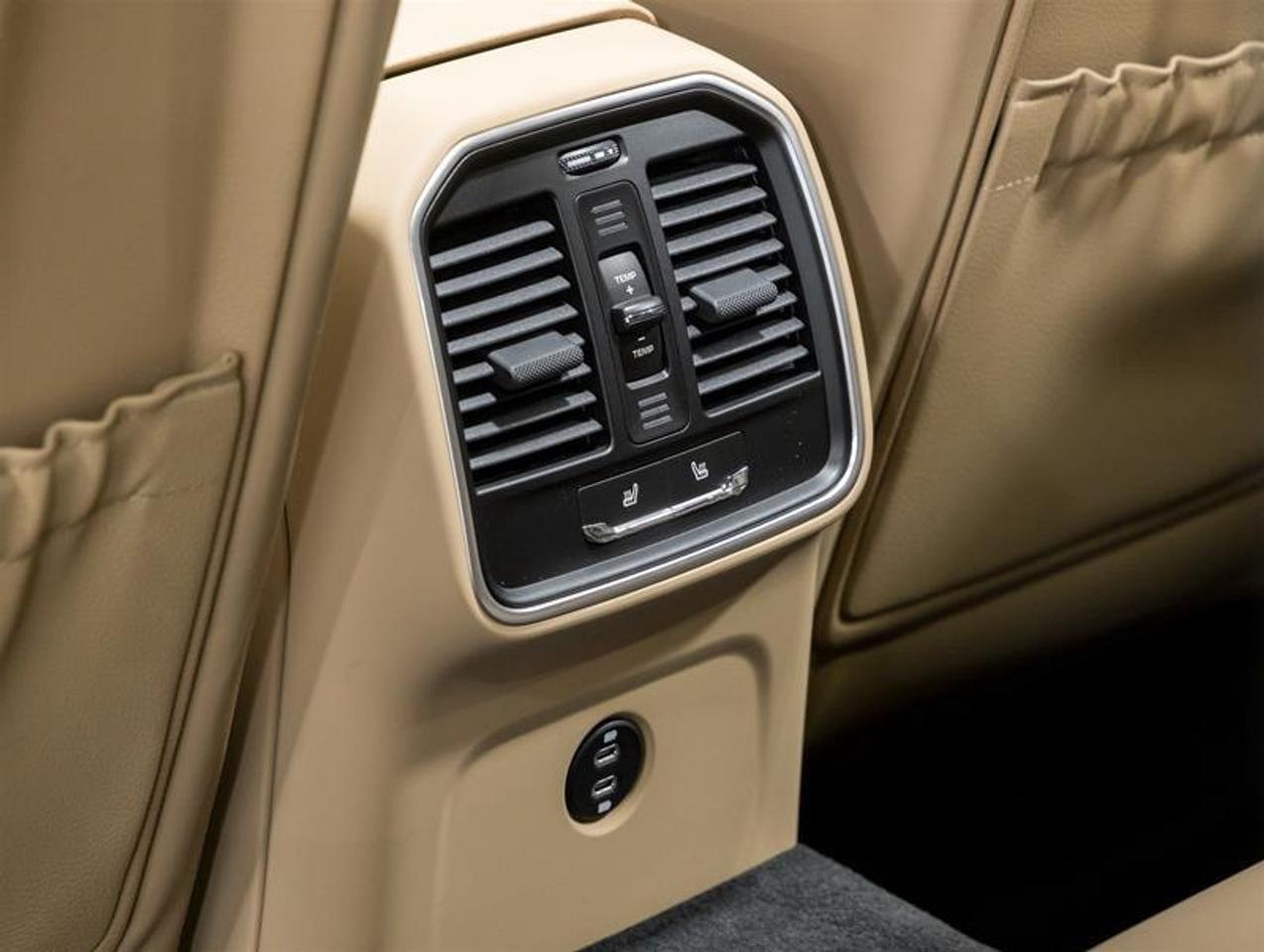 2026 Porsche Macan  Photo