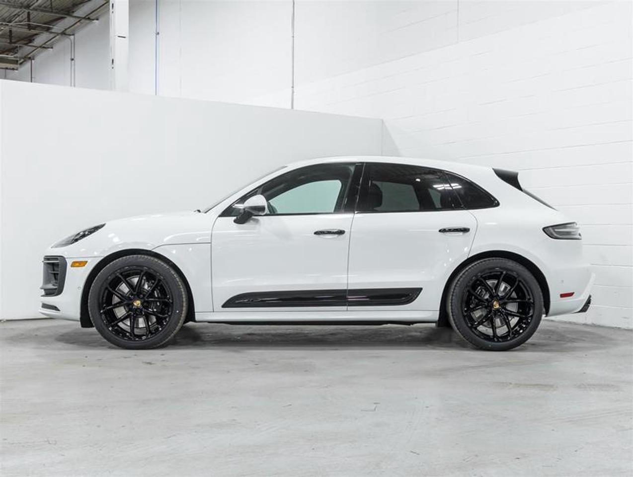 2026 Porsche Macan  Photo