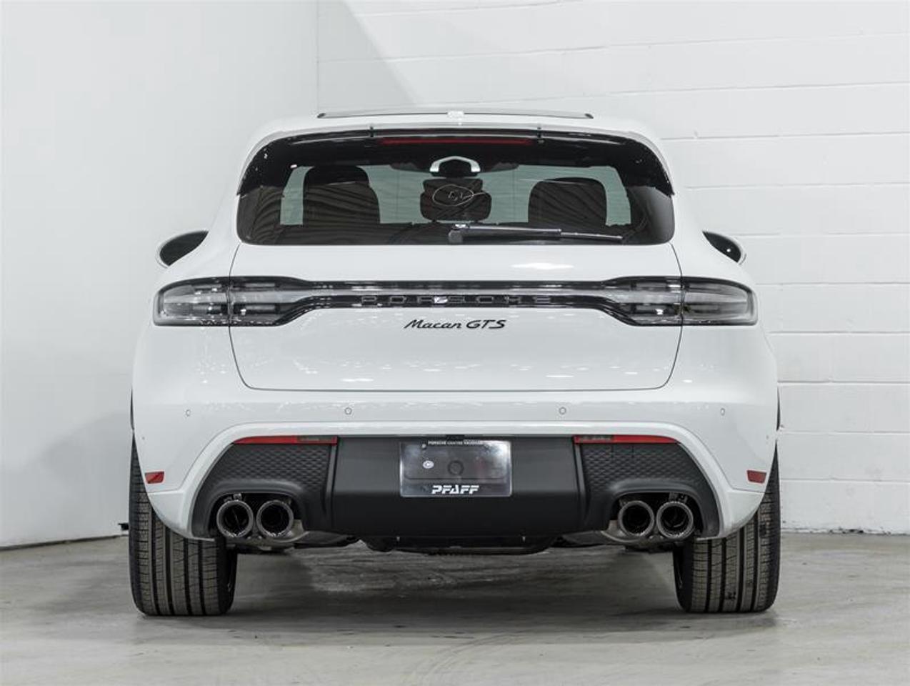 2026 Porsche Macan  Photo