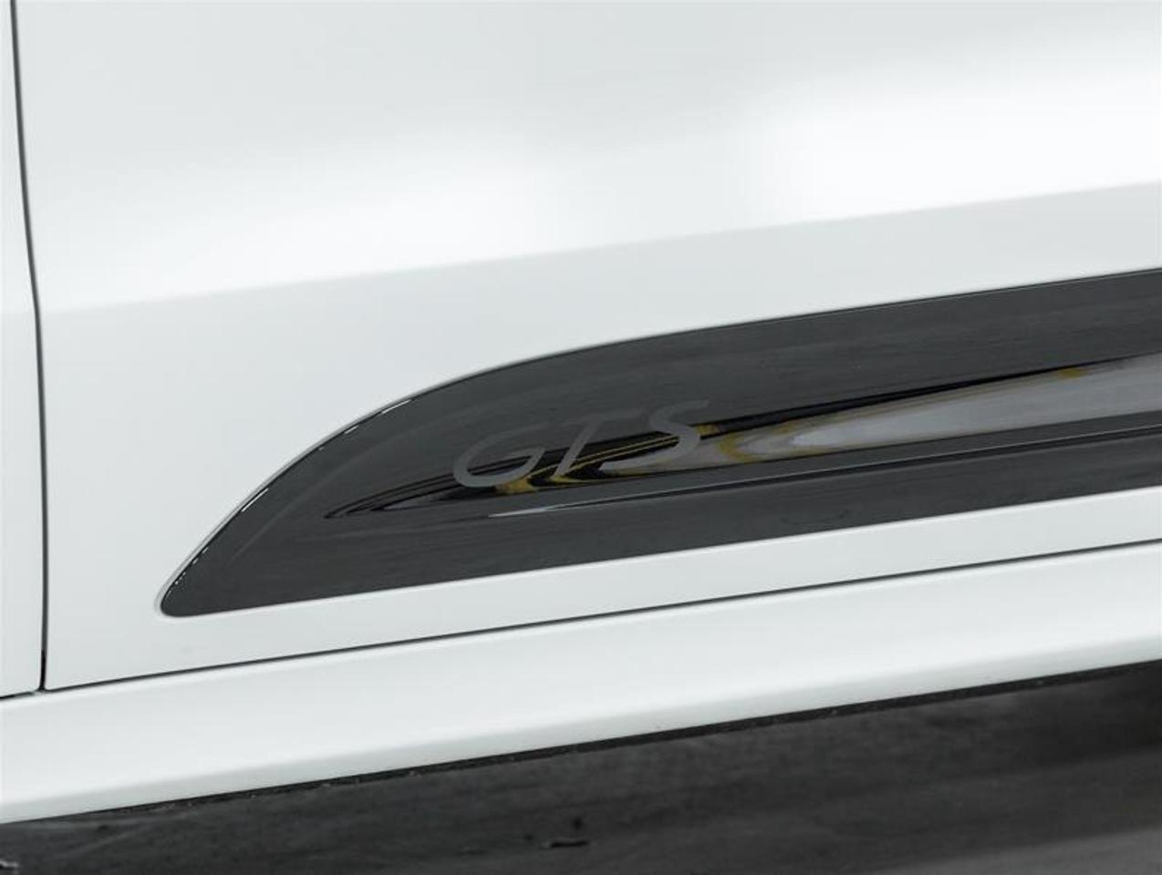 2026 Porsche Macan  Photo