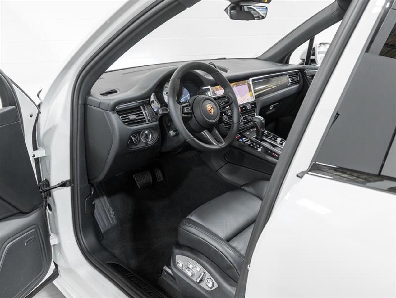 2026 Porsche Macan  Photo