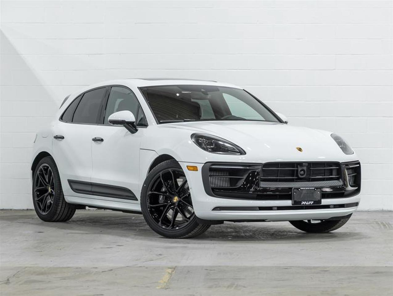 2026 Porsche Macan  Photo